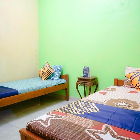 Oyo 2440 Wallet Family Residence Syariah Lumajang 외부 사진
