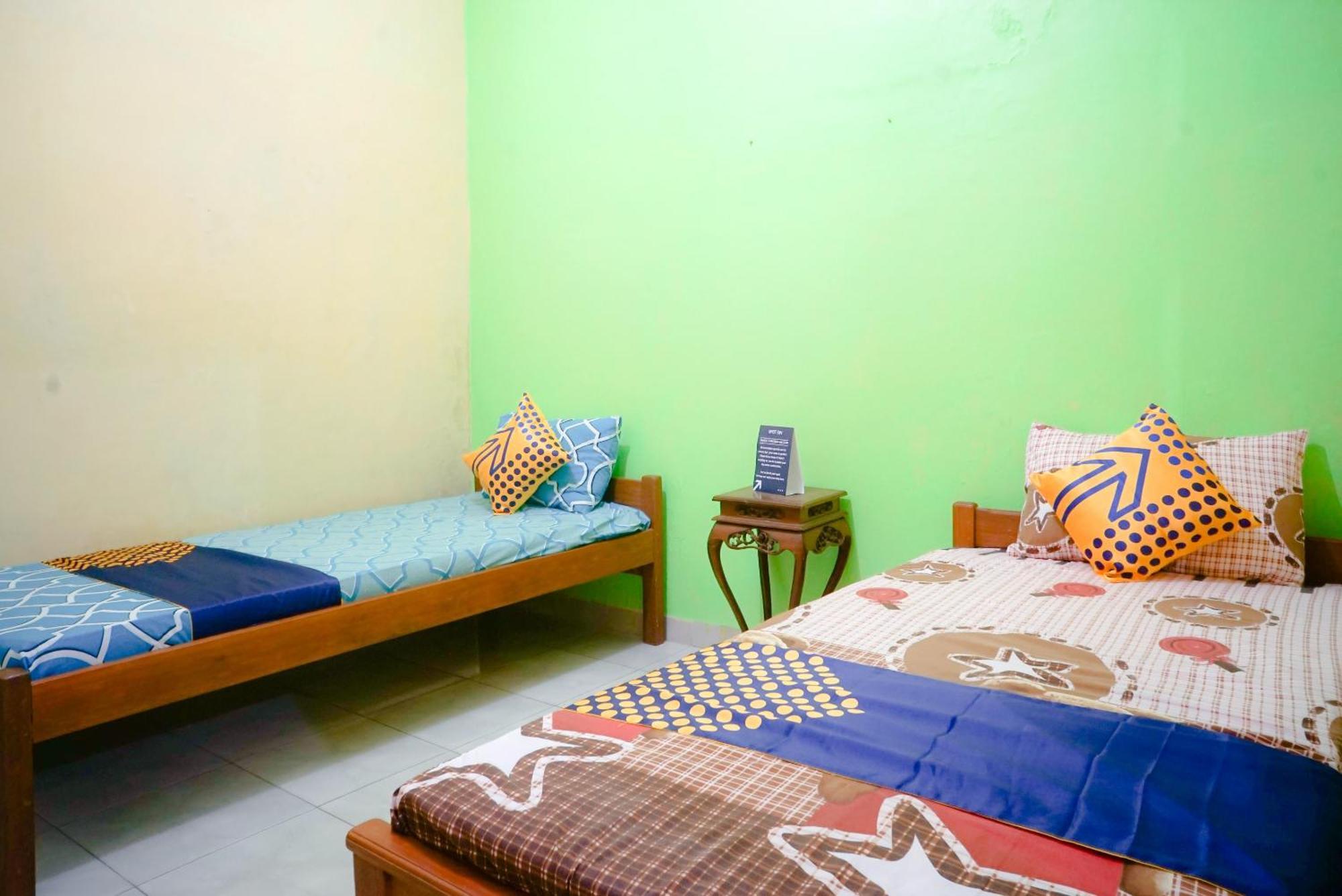 Oyo 2440 Wallet Family Residence Syariah Lumajang 외부 사진