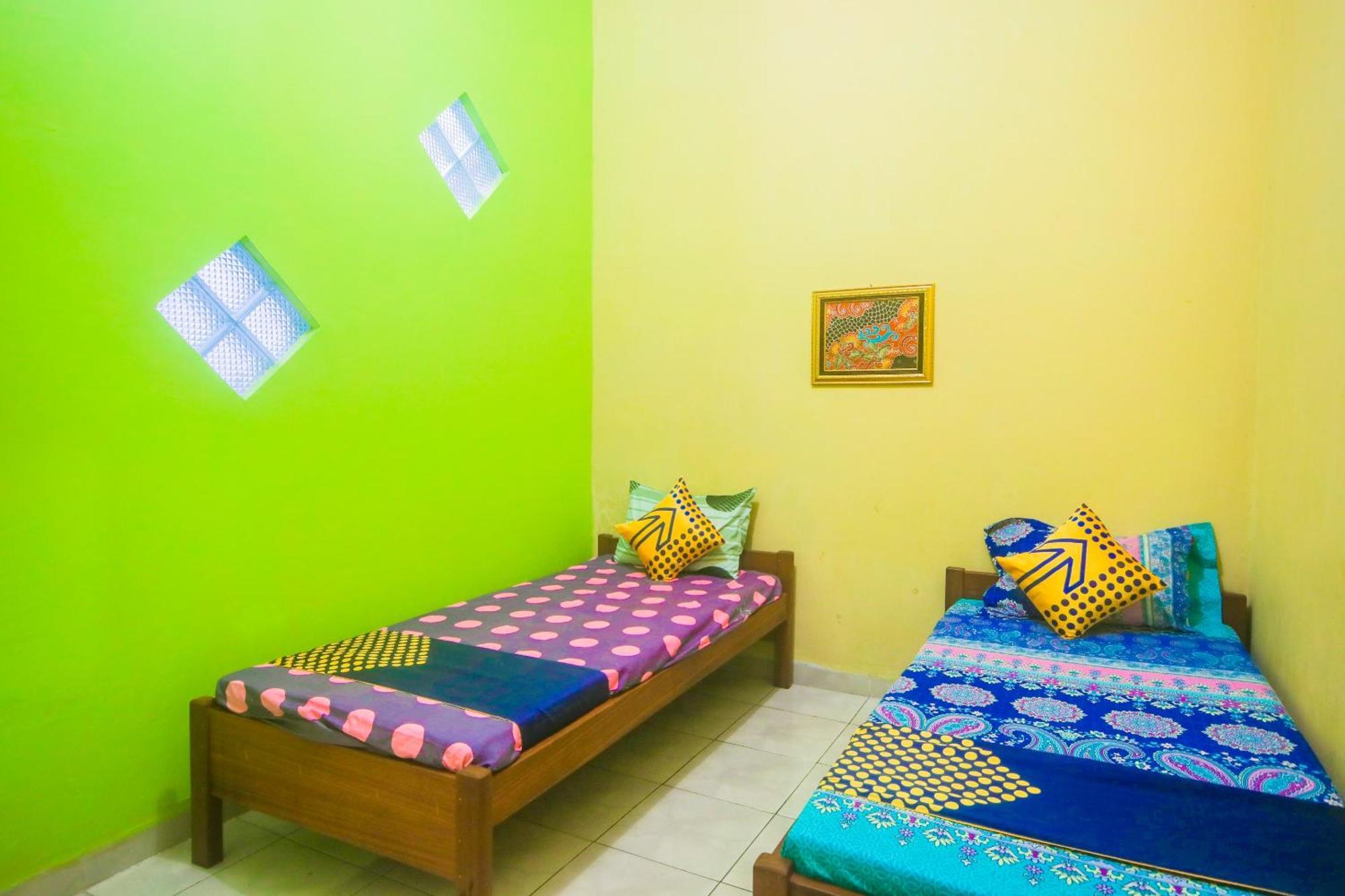 Oyo 2440 Wallet Family Residence Syariah Lumajang 외부 사진