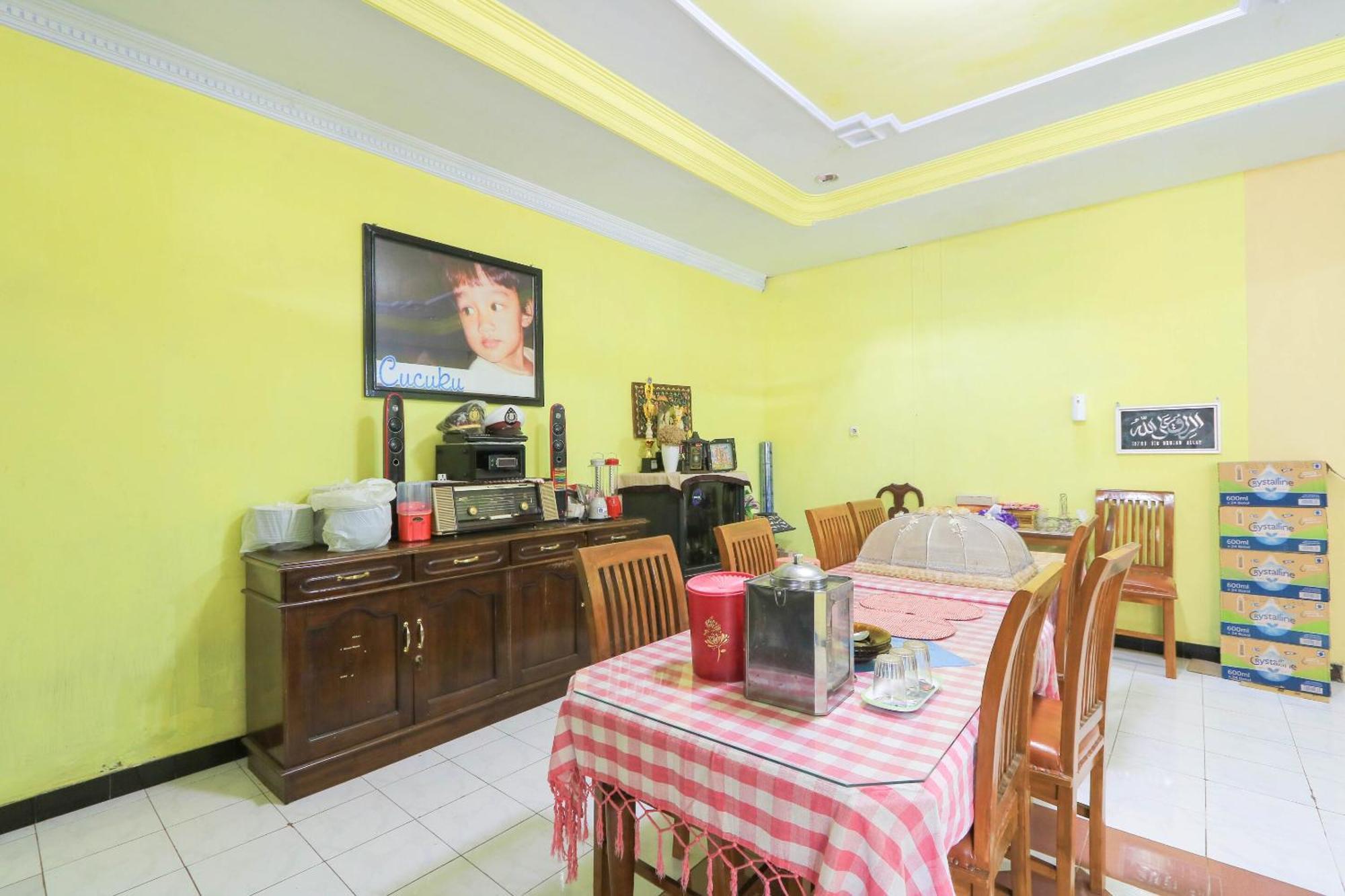 Oyo 2440 Wallet Family Residence Syariah Lumajang 외부 사진